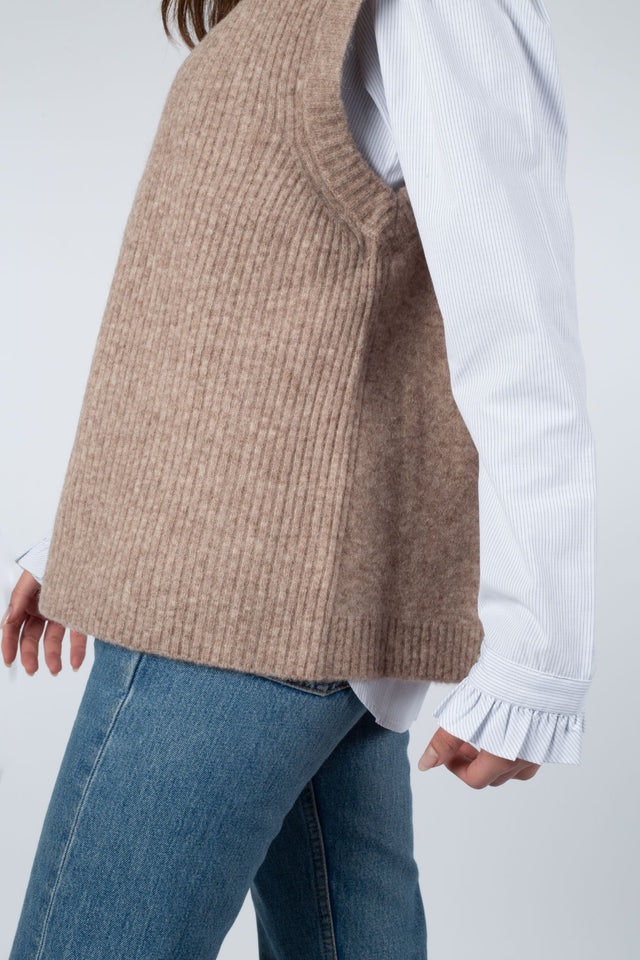 Elisha Neck Waist Coat - Oat Melange
