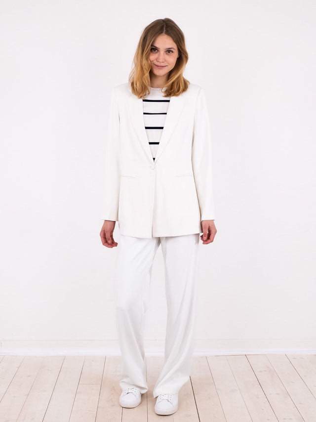 Avery Solid Blazer - White