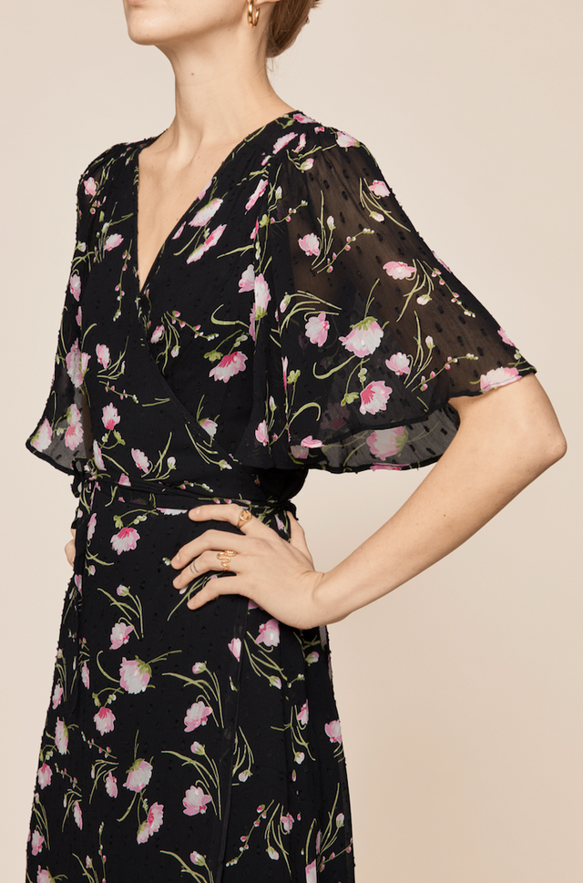Delicate Semi Wrap Dress - Black Poppy - ByTimo - Kjoler - VILLOID.no