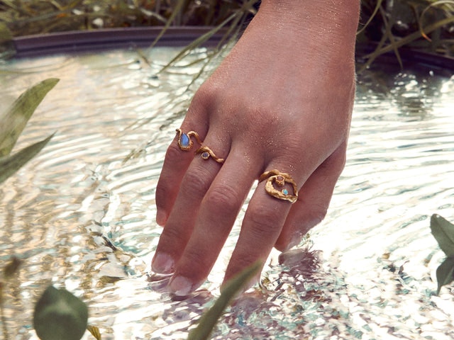 Curl Ring - Gold - Maanesten - Tilbehør - VILLOID.no