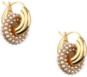 Pearl Interlocking Doughnut Hoop Earrings - Gold