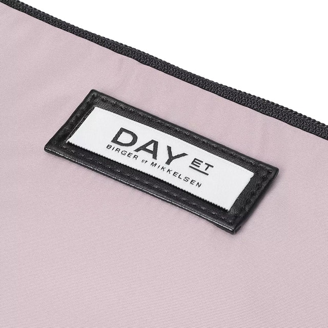 Day Gweneth Folder 13 - Cloud Grey - DAY ET - Vesker - VILLOID.no