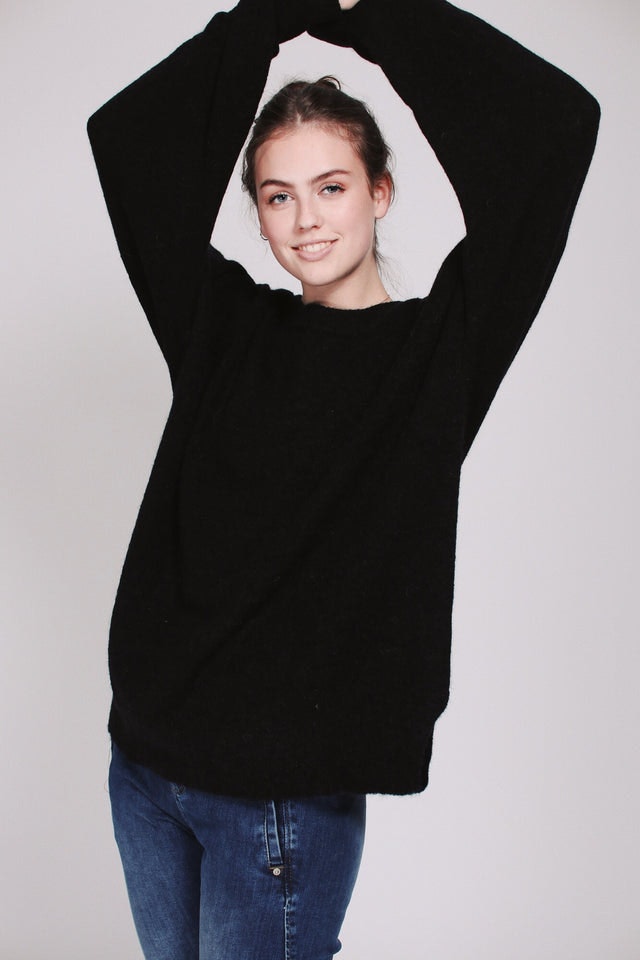 Simone Sweater - Black - Line of Oslo - Gensere - VILLOID.no