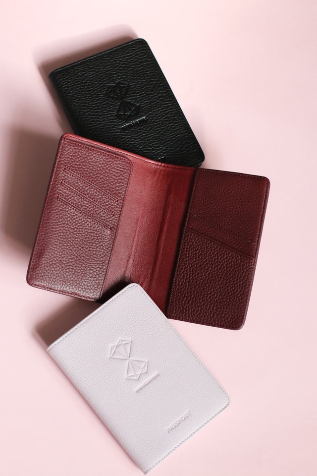 Maud Passport - Black - MAUD - Tilbehør - VILLOID.no