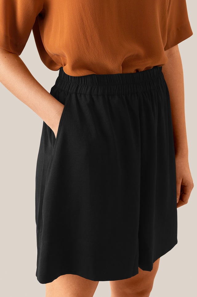 Minga Shorts - Black