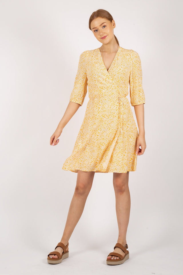 Britt SS Wrap Dress AOP - Golden Aster