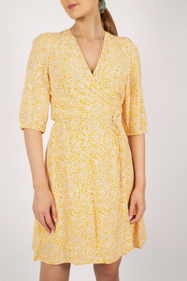 Britt SS Wrap Dress AOP - Golden Aster