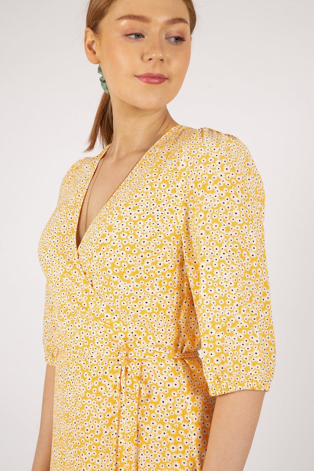 Britt SS Wrap Dress AOP - Golden Aster