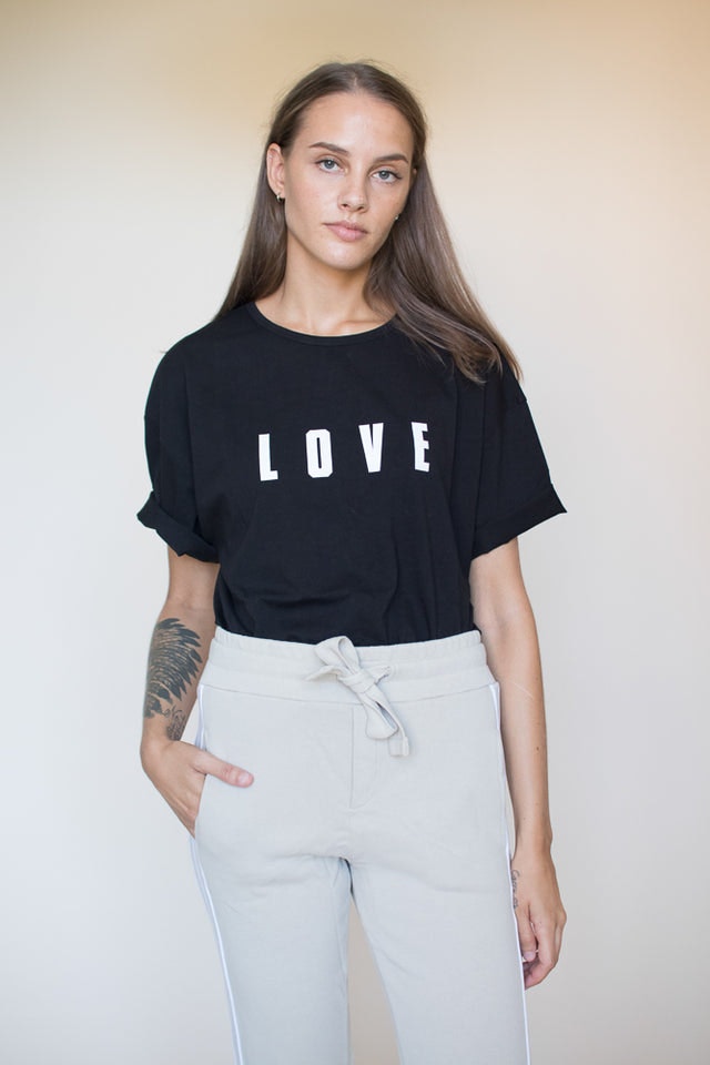 Yvettetop - Black - Line of Oslo - T-skjorter & Topper - VILLOID.no