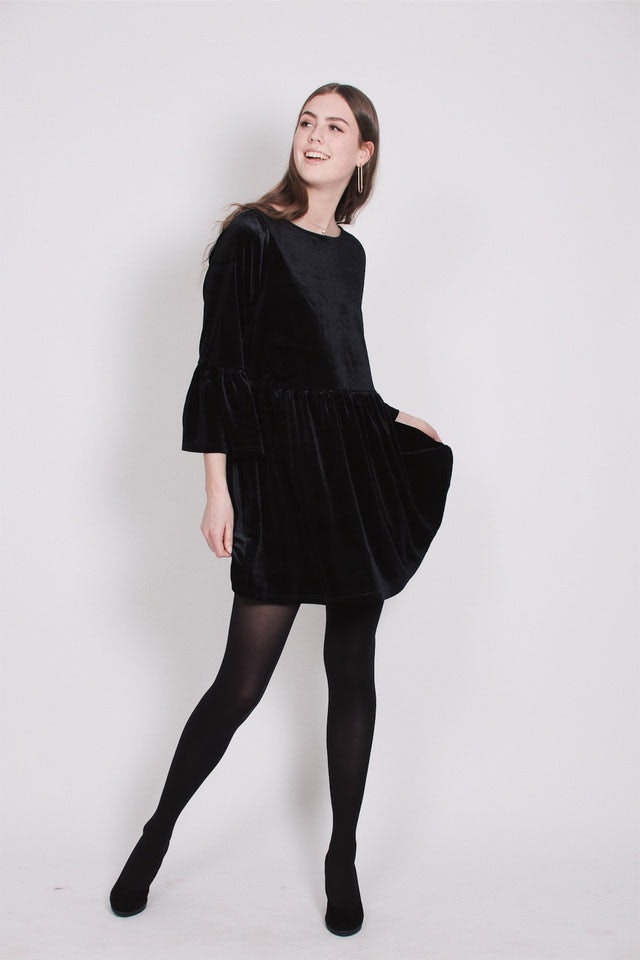 Tingeling Velvet - Black - Line of Oslo - Kjoler - VILLOID.no