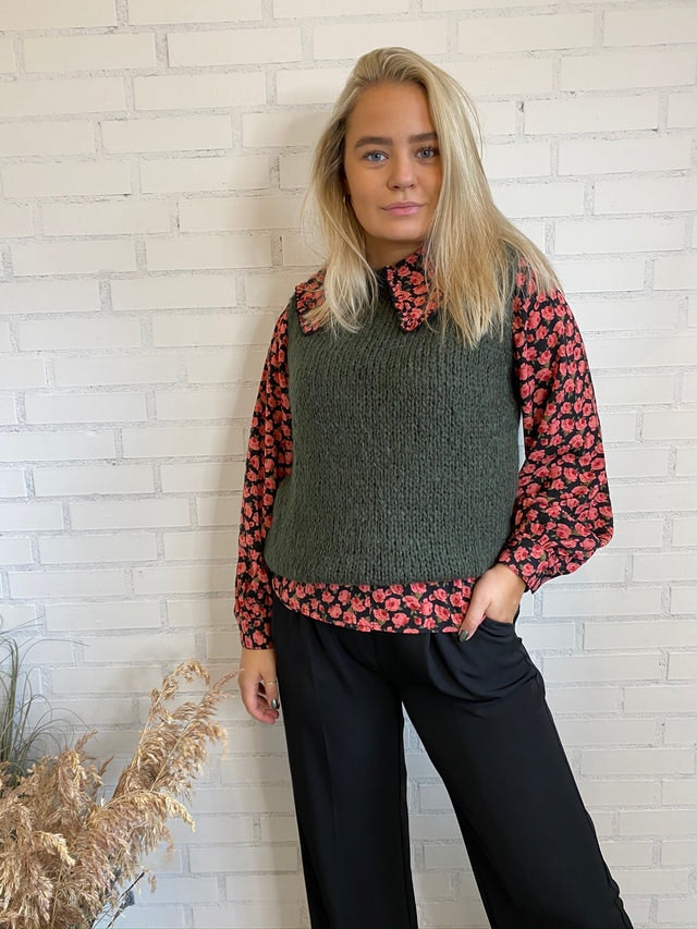 Kala Vest Wool - Army - Noella - Gensere - VILLOID.no