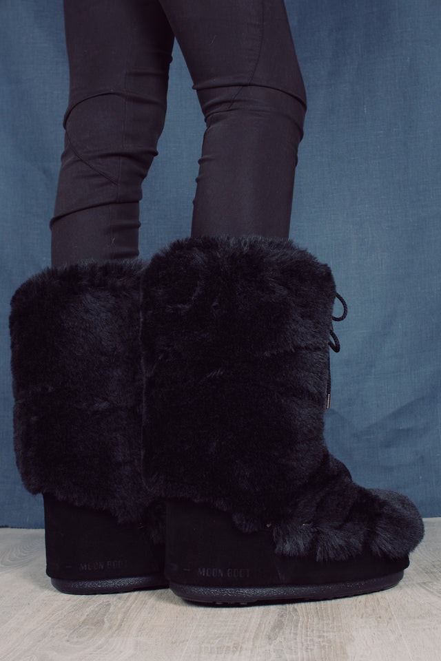 Moon Boot Classic Premium Soft Fur Suede - Black - Moon Boot - Sko - VILLOID.no