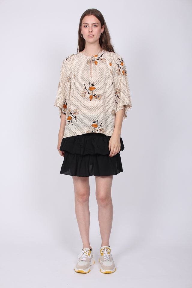 Rose SS Blouse - Brazilian Sand - Second Female - Bluser & Skjorter - VILLOID.no