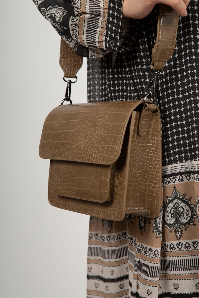 Cayman Pocket Matte Croco - Clay Brown