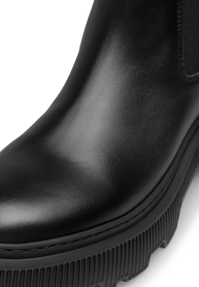Trixy Leather - Black