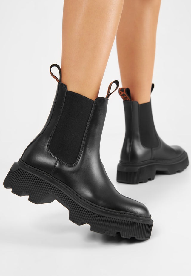 Trixy Leather - Black