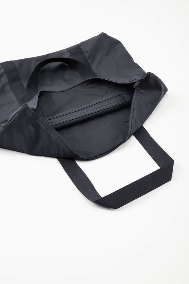 Tote Bag - Black - Rains - Tilbehør - VILLOID.no