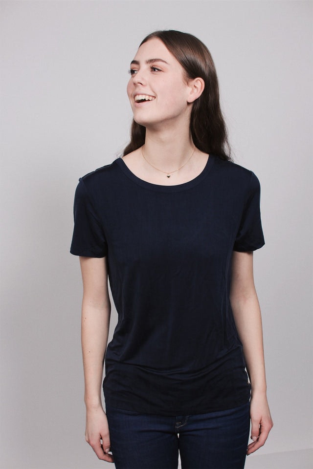 Cupro T-skjorte - Blue Nights - MAUD - T-skjorter & Topper - VILLOID.no