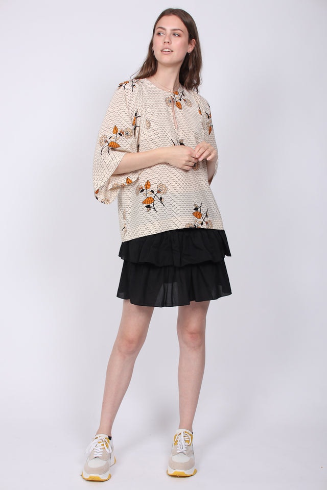 Rose SS Blouse - Brazilian Sand - Second Female - Bluser & Skjorter - VILLOID.no