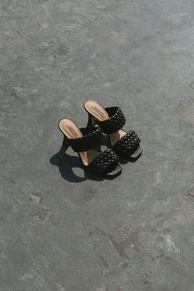 Samie Plain Leather - Black