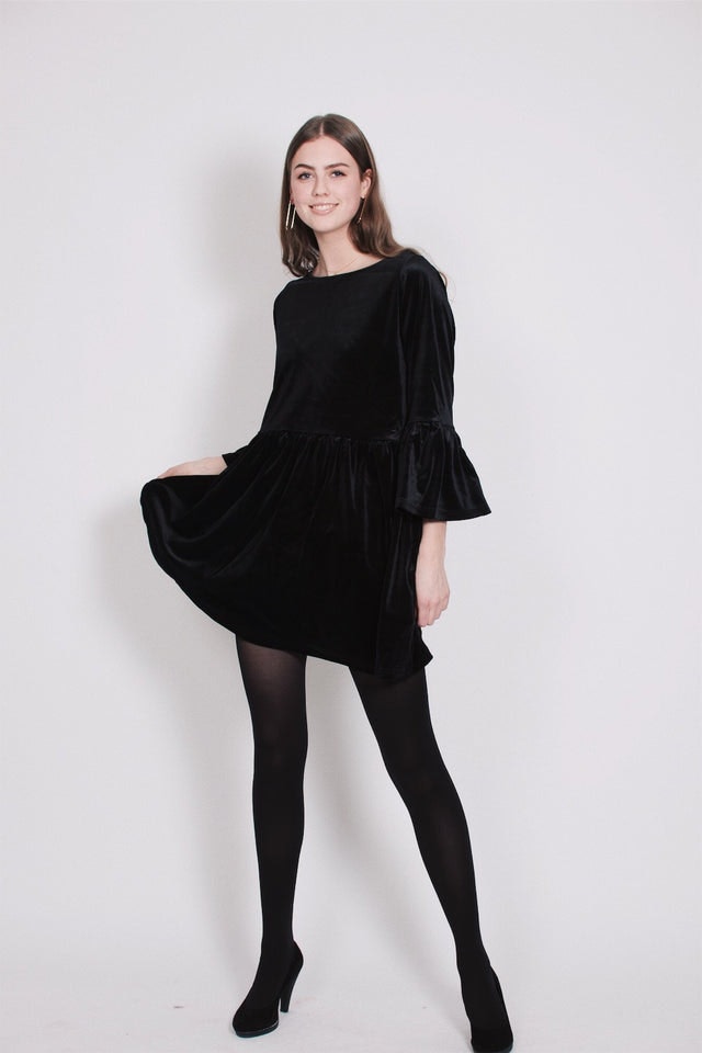 Tingeling Velvet - Black - Line of Oslo - Kjoler - VILLOID.no