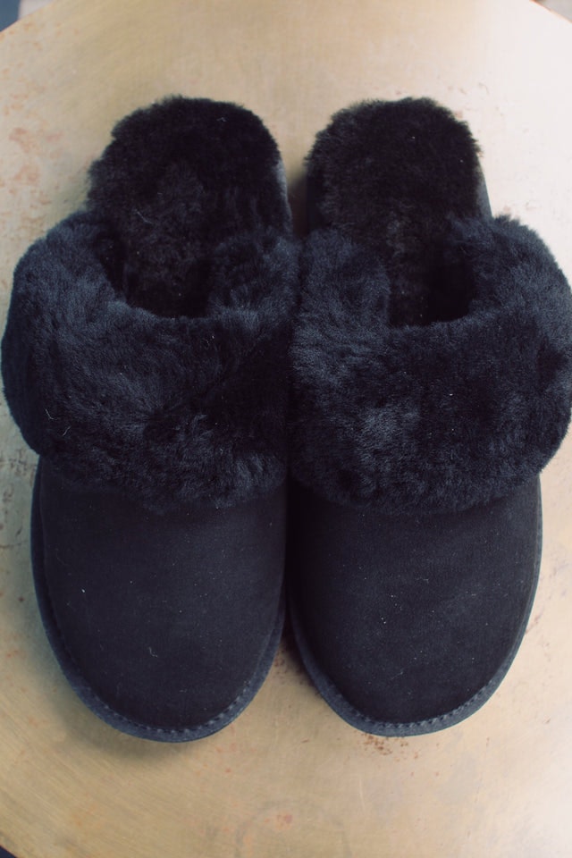 Slipper Shearling Suede - Black - Cedrico - Sko - VILLOID.no