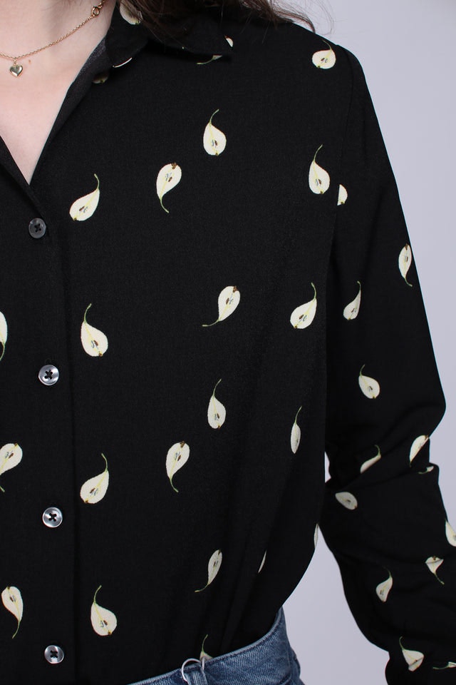 Karolina Pear Print - Black - Whyred - Bluser & Skjorter - VILLOID.no