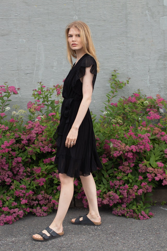 Mounce Wrap Dress - Black - Second Female - Kjoler - VILLOID.no