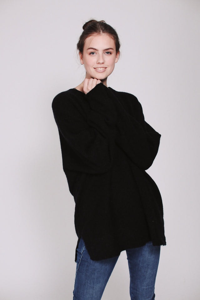 Simone Sweater - Black - Line of Oslo - Gensere - VILLOID.no