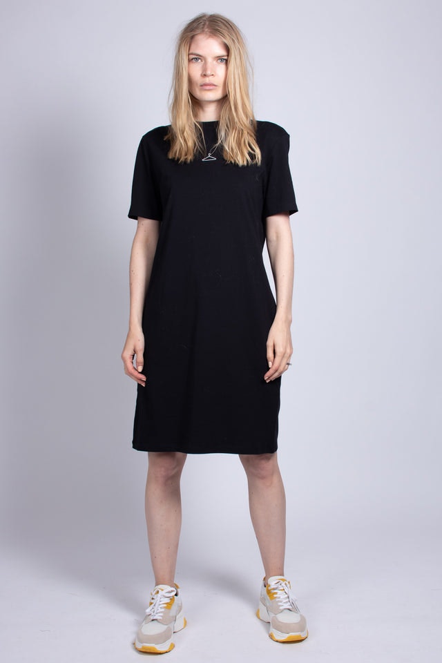 Swan Dress - Black - Holzweiler - Kjoler - VILLOID.no