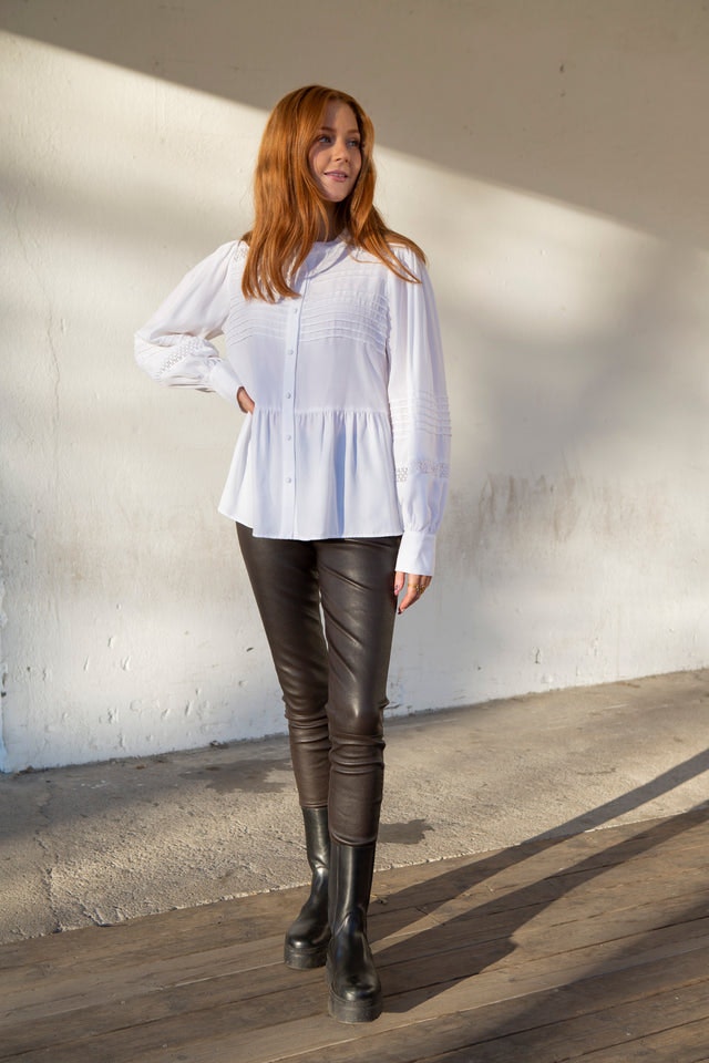 Robbyn 1 - White
