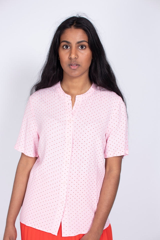 Nora SS Shirt - Fairytale Dot Aop - Just Female - T-skjorter & Topper - VILLOID.no