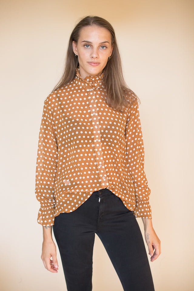 Sweet dotsblouse - Mustard - Line of Oslo - Bluser & Skjorter - VILLOID.no
