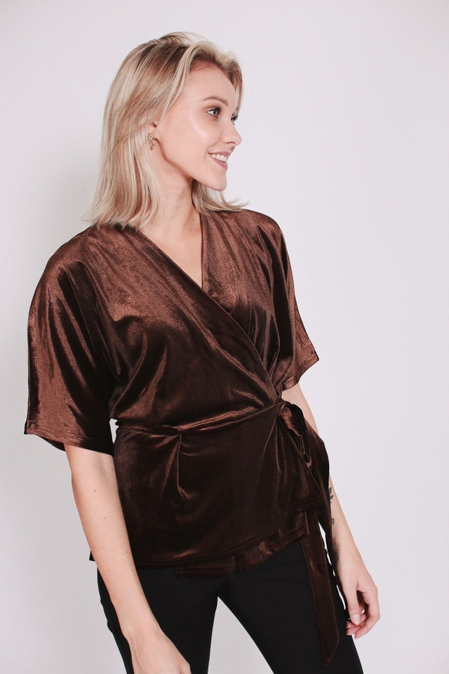 Tara Velvet Blouse - Brown - Line of Oslo - Bluser & Skjorter - VILLOID.no