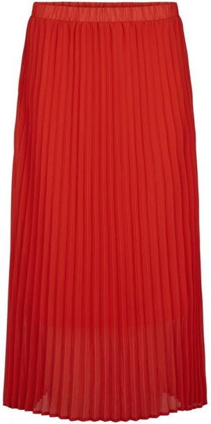 Moe Pleated Skirt - Fiery Red - Just Female - Skjørt - VILLOID.no