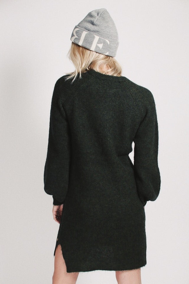 Fluffy Rib Dress - Olivine - MAUD - Kjoler - VILLOID.no