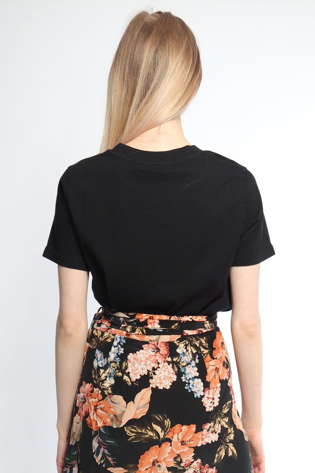 Tina T-skjorte - Jet Black - FWSS - T-skjorter & Topper - VILLOID.no
