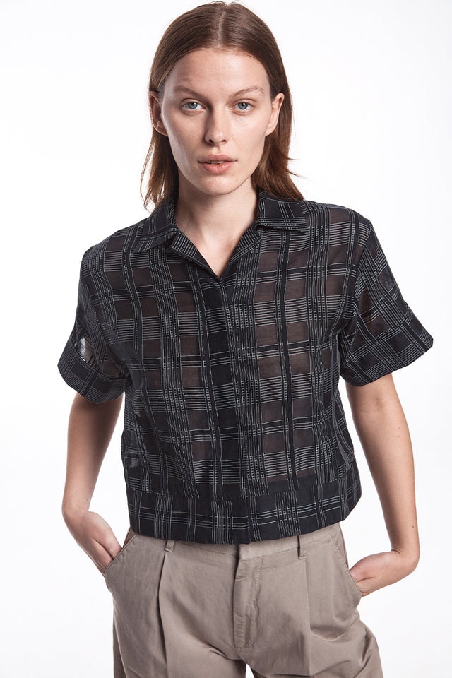 Mackenzie Geometric - Black/White - Whyred - Bluser & Skjorter - VILLOID.no