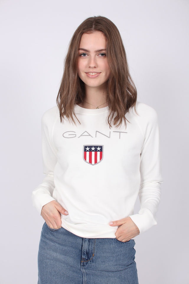 Gant Shield Logo C-neck Sweat - Eggshell - GANT - Gensere - VILLOID.no