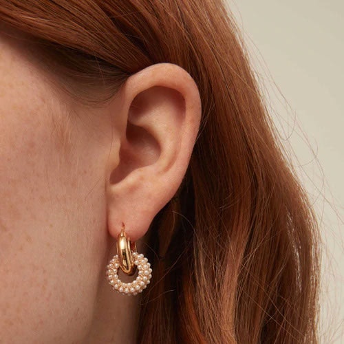 Pearl Interlocking Doughnut Hoop Earrings - Gold