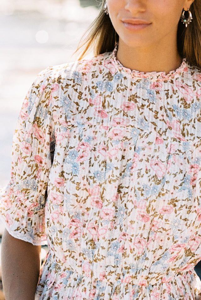 beige skirt outfit summer