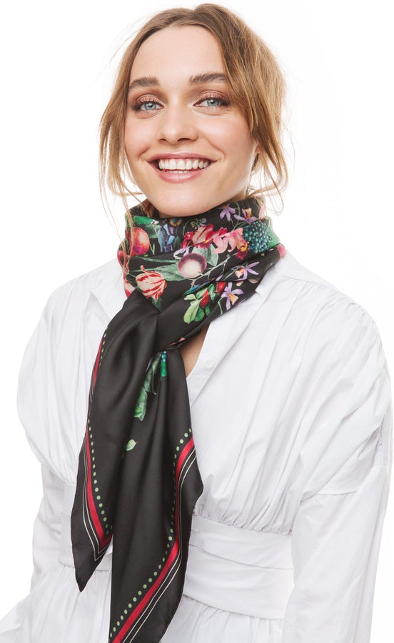Jacky scarf - Black Blossom - By Malina - Tilbehør - VILLOID.no