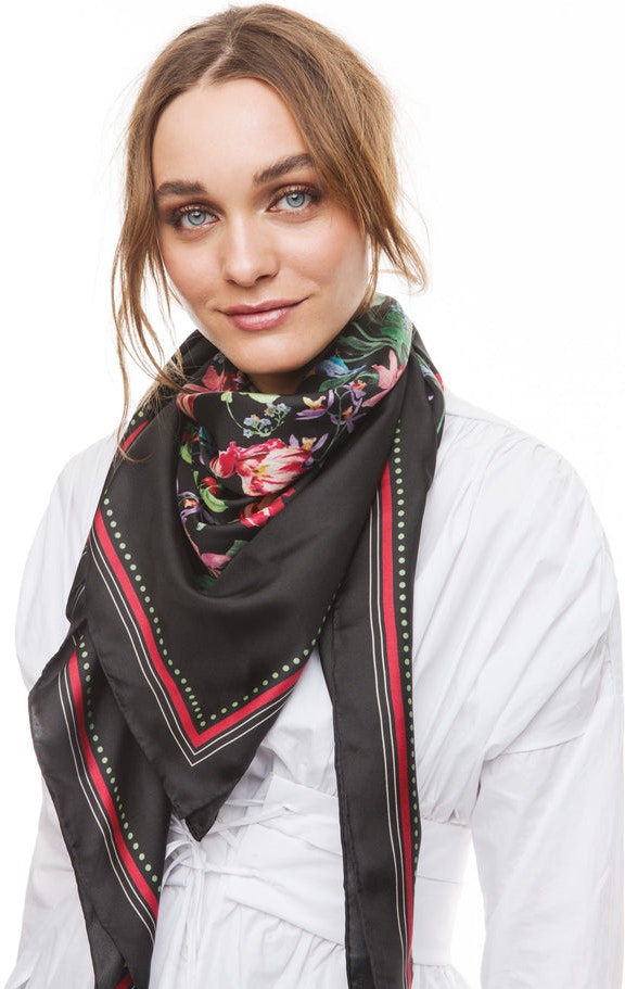 Jacky scarf - Black Blossom - By Malina - Tilbehør - VILLOID.no